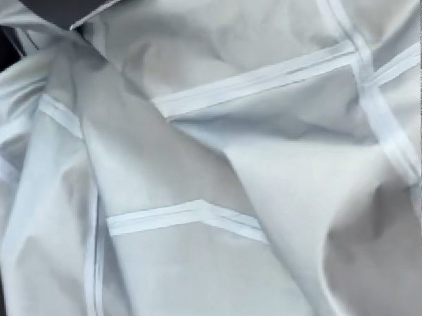 沖鋒衣溢膠和壓膠哪個好